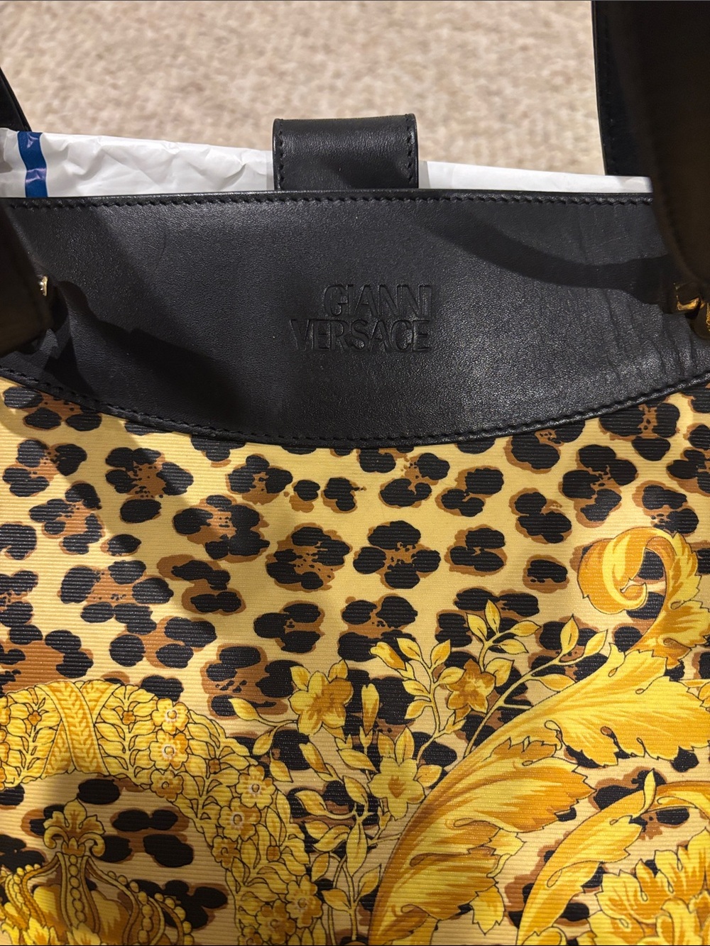 Women's Black and Gold  Gianni Versace Tote Bag - Picture 2 of 8